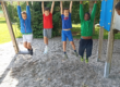 Während dem Feriencamp in Murnau stellten sich die Kinder auch einigen Challenges wie hier am Spielplatz.